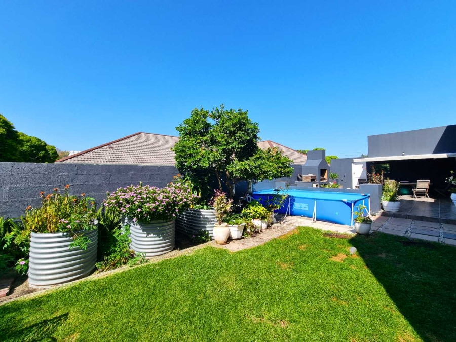 4 Bedroom Property for Sale in Westcliff Western Cape